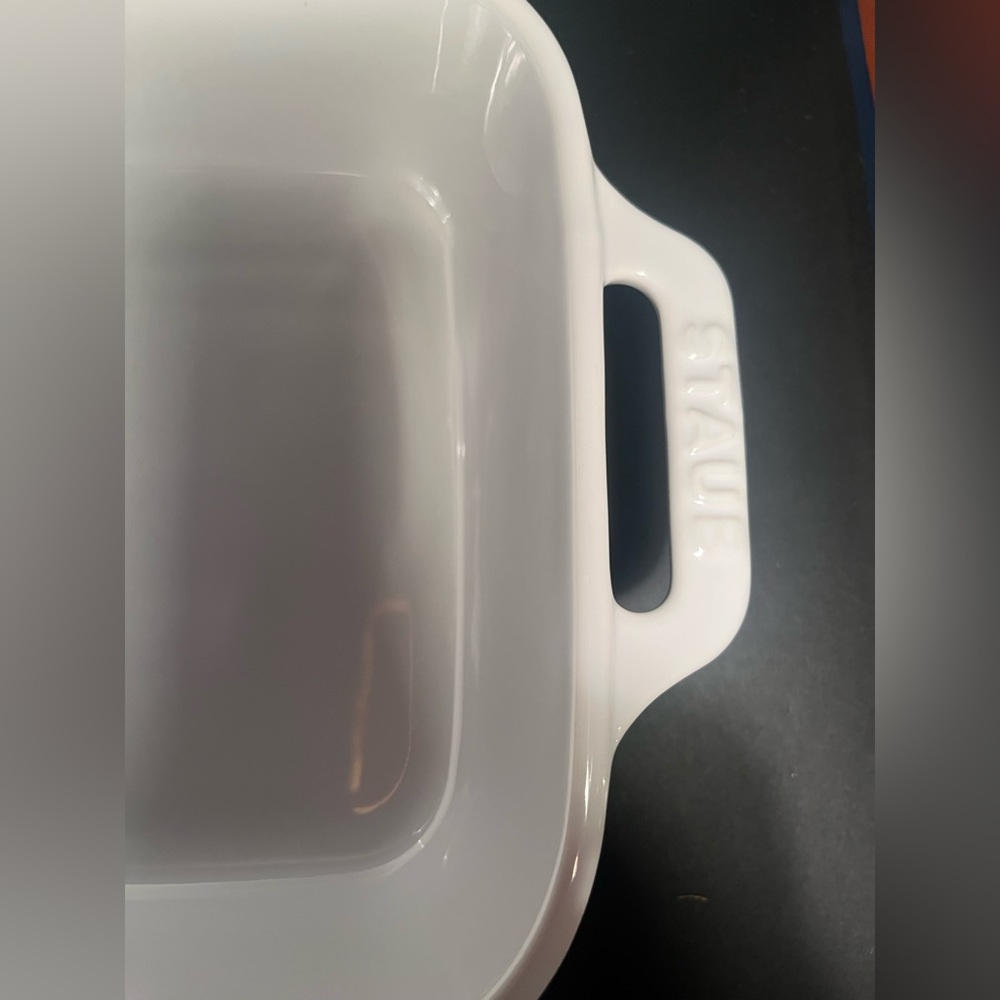 Staub Elegant White Baking Dish - Picture 3 of 5